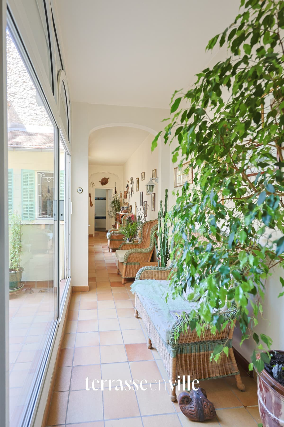 EUGENE PIERRE - T4 - 134M2 - TERRASSE - 600 000 € - 3