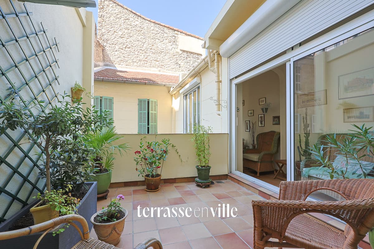EUGENE PIERRE - T4 - 134M2 - TERRASSE - 600 000 € - 1