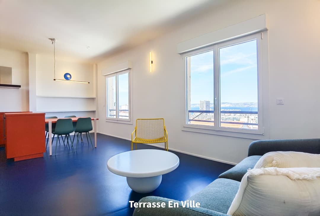 13007, Endoume, Type 2 rénové par architecte de 45 m2, Vue mer / 1280€