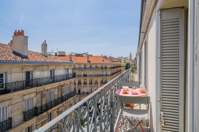 EXCLUSIVITÉ RÉPUBLIQUE T3 123 M2 BALCON DERNIER ÉTAGE VUE DÉGAGÉE 455 000 €