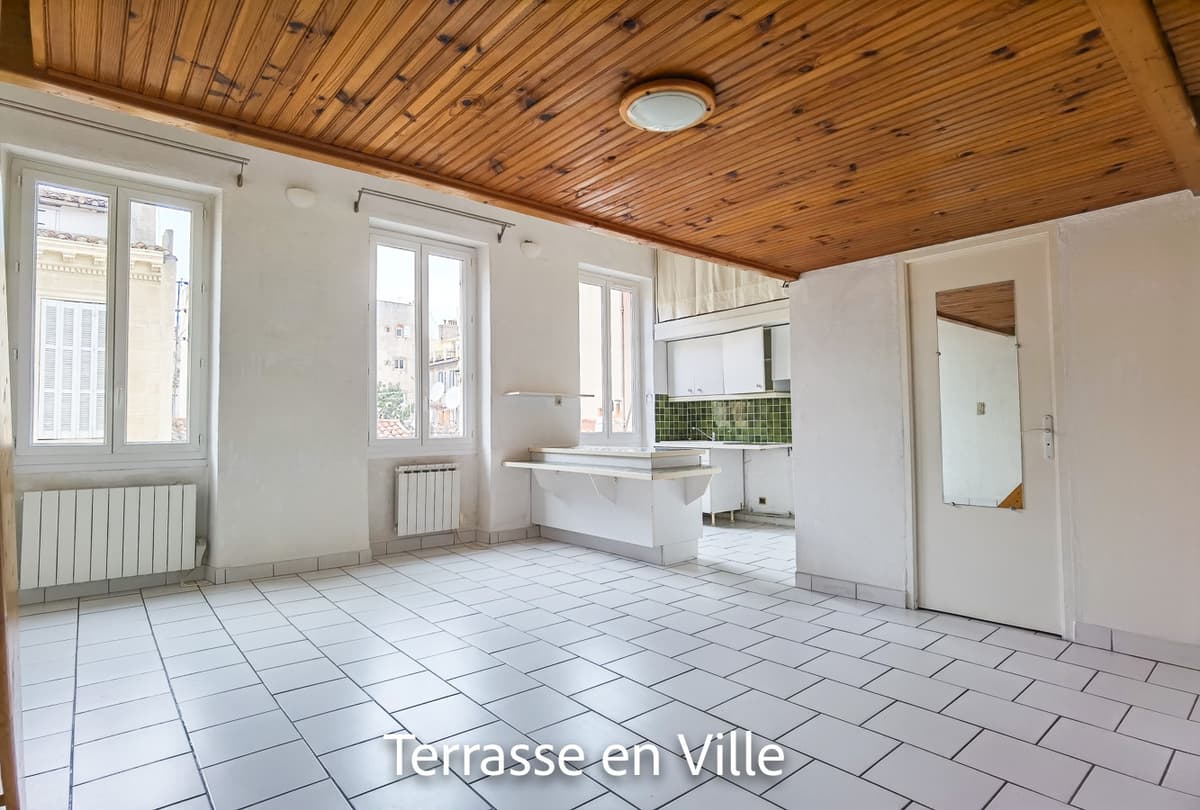 13005 - CAMAS - T1/2 non meublé - 633€