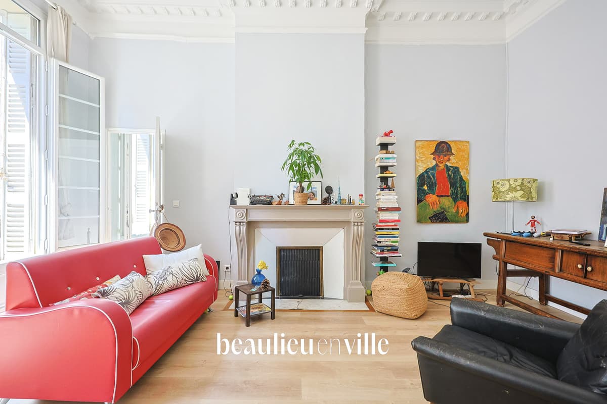EXCLUSIVITÉ - CASTELLANE - T4 TRAVERSANT 132 M2 - 530 000 € - 1