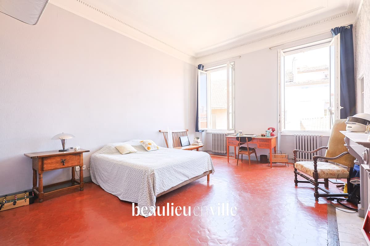 EXCLUSIVITÉ - CASTELLANE - T4 TRAVERSANT 132 M2 - 530 000 € - 4