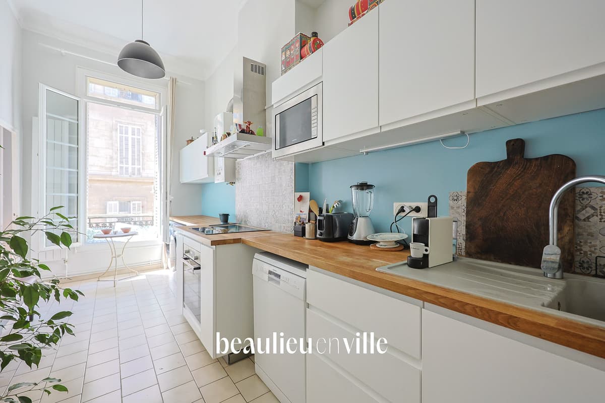 EXCLUSIVITÉ - CASTELLANE - T4 TRAVERSANT 132 M2 - 530 000 € - 3