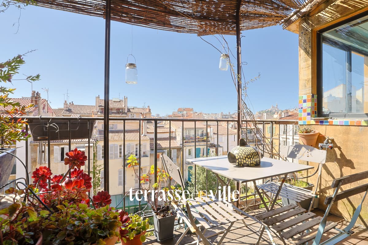 EXCLUSIVITE - NOTRE-DAME-DU-MONT - T3 - DERNIER ETAGE - TERRASSE - VUE - 390 000€
