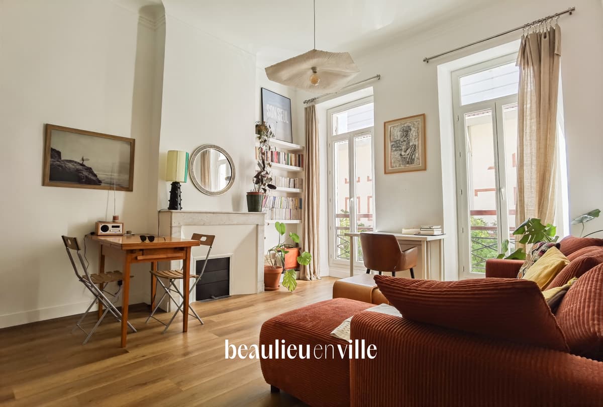 13006 - VAUBAN - T2 meublé et rénové - 960€