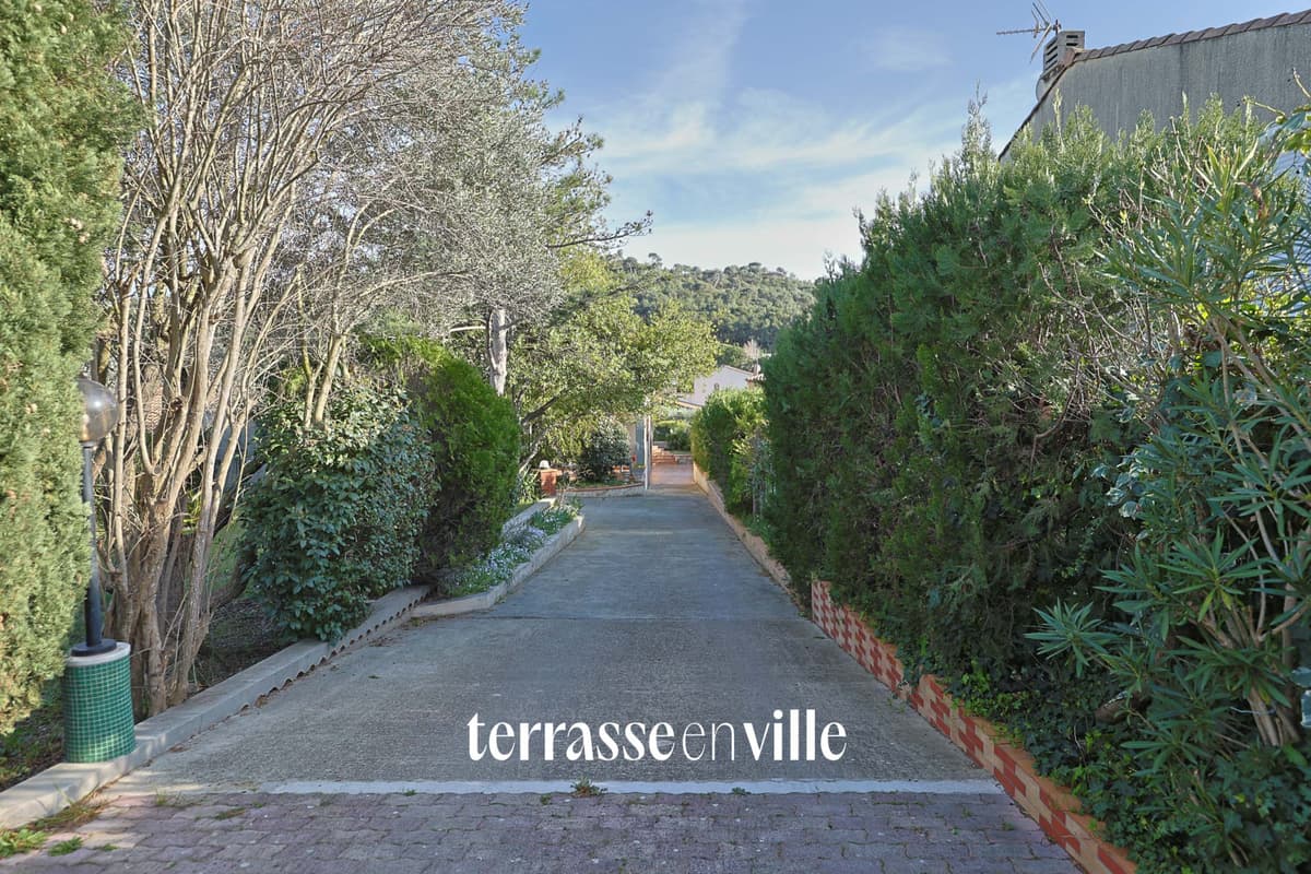 LE ROVE - MAISON 218m2 - TERRASSES - JARDIN - 660 000€ - 2