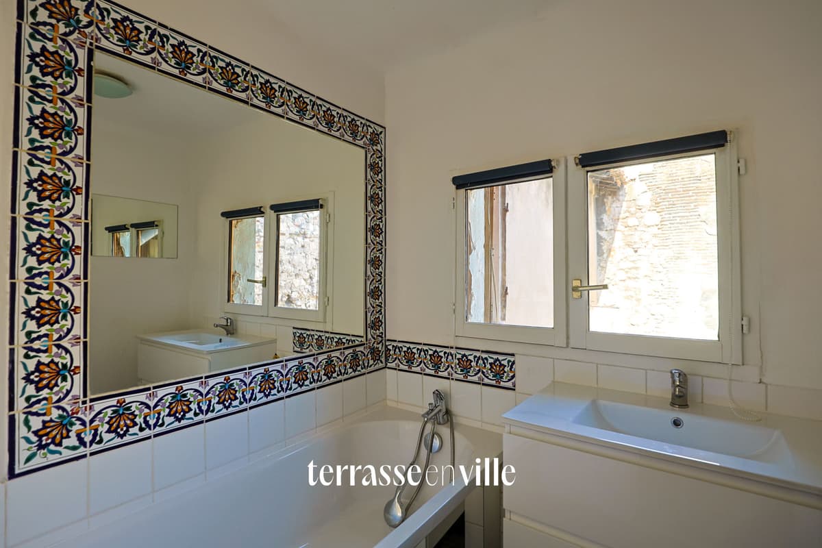 EXCLUSIVITÉ OPERA - VIEUX PORT DERNIER ETAGE T2/3 56 M2 - TOIT TERRASSE - 300 000 € - 7