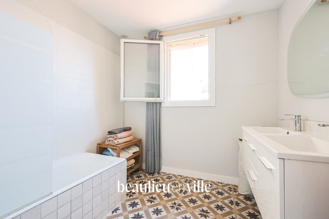 SOUS OFFRE - EXCLUSIVITÉ - CASTELLANE - LODI - T3 TRAVERSANT - 66 M2 - 240 000 €