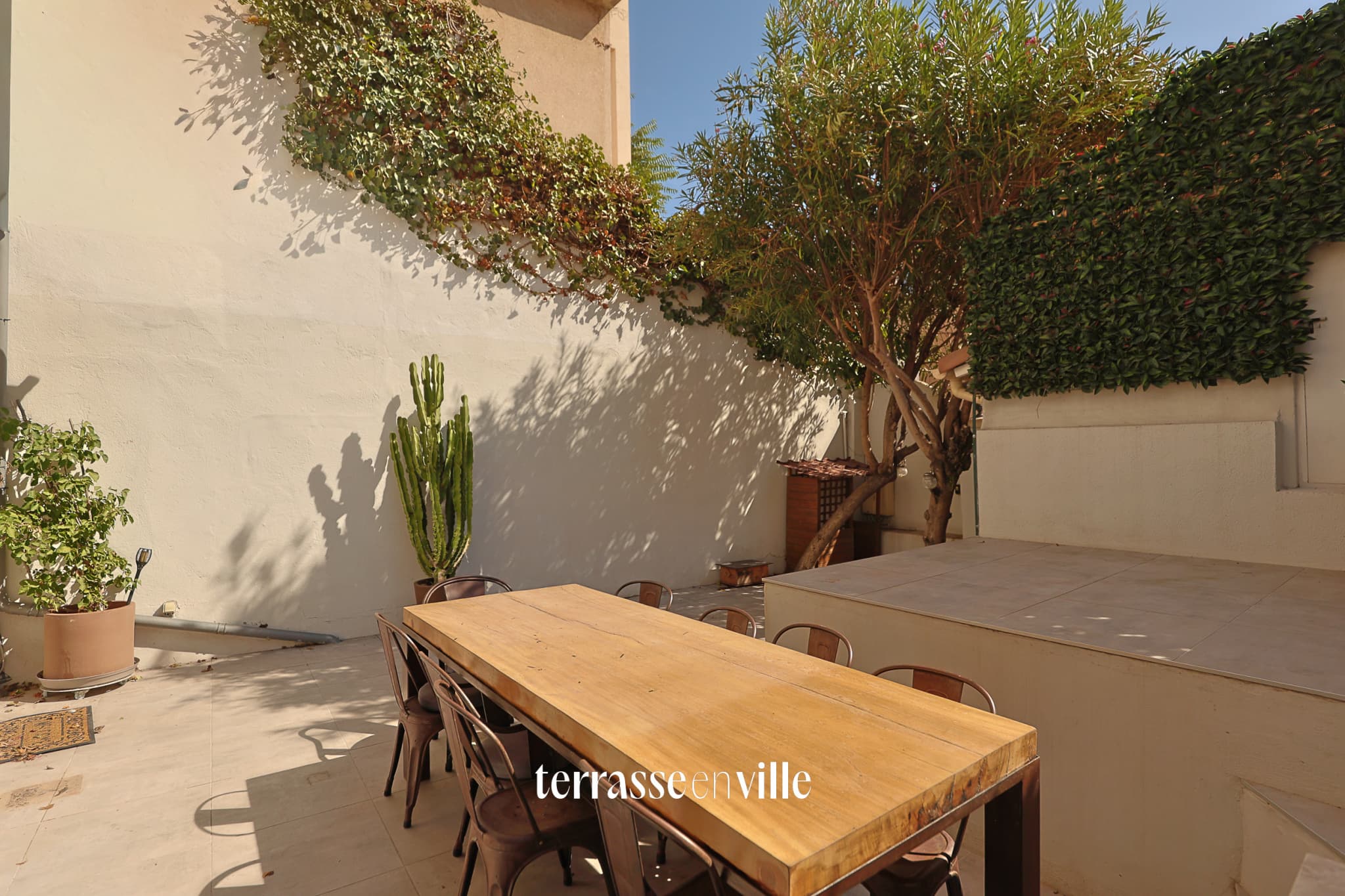BAILLE - MAISON - T4 - 87 M2 - TERRASSE 40M2 - GARAGE - 550 000€ - 1