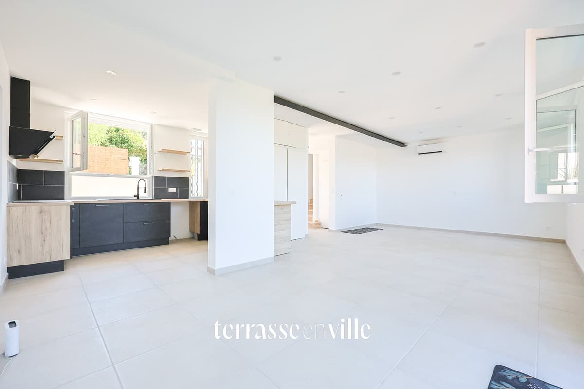 TROIS-LUCS - 13012 - MAISON T4 - 110 m2 - JARDIN 445m2 - 559 000€ - 4