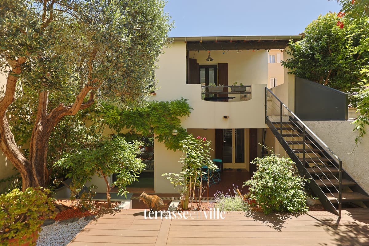 EXCLUSIVITÉ - BAILLE - MAISON - JARDIN - GARAGE - 585 000 EUROS - 2