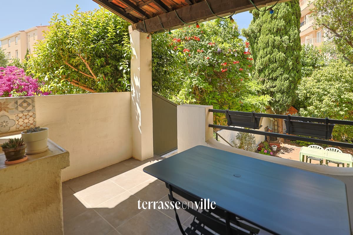 EXCLUSIVITÉ - BAILLE - MAISON - JARDIN - GARAGE - 585 000 EUROS - 3