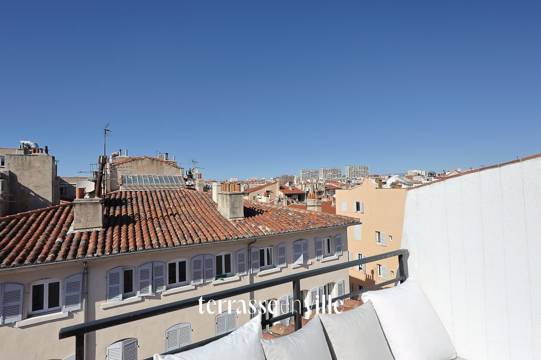 VIEUX PORT/PLACE THIARS - LOFT T2/3 - TROPEZIENNE - VUE - 430 000€