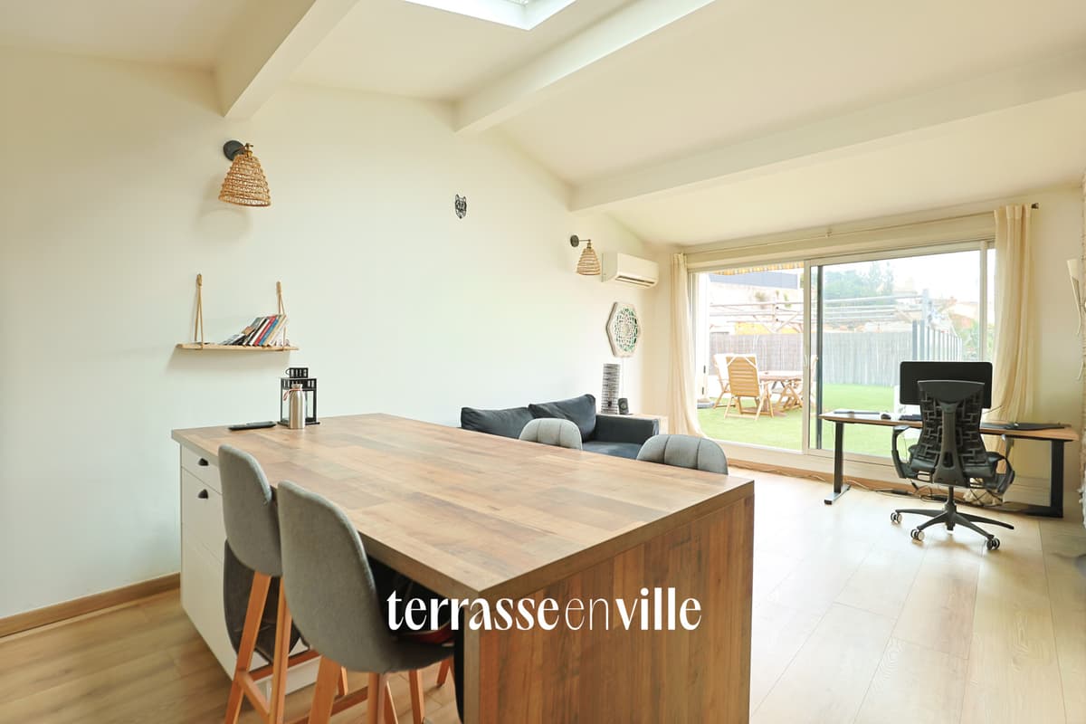 EXCLUSIVITE - VAUBAN - T2 - DERNIER ETAGE AVEC TERRASSE - 324 000 € - 2