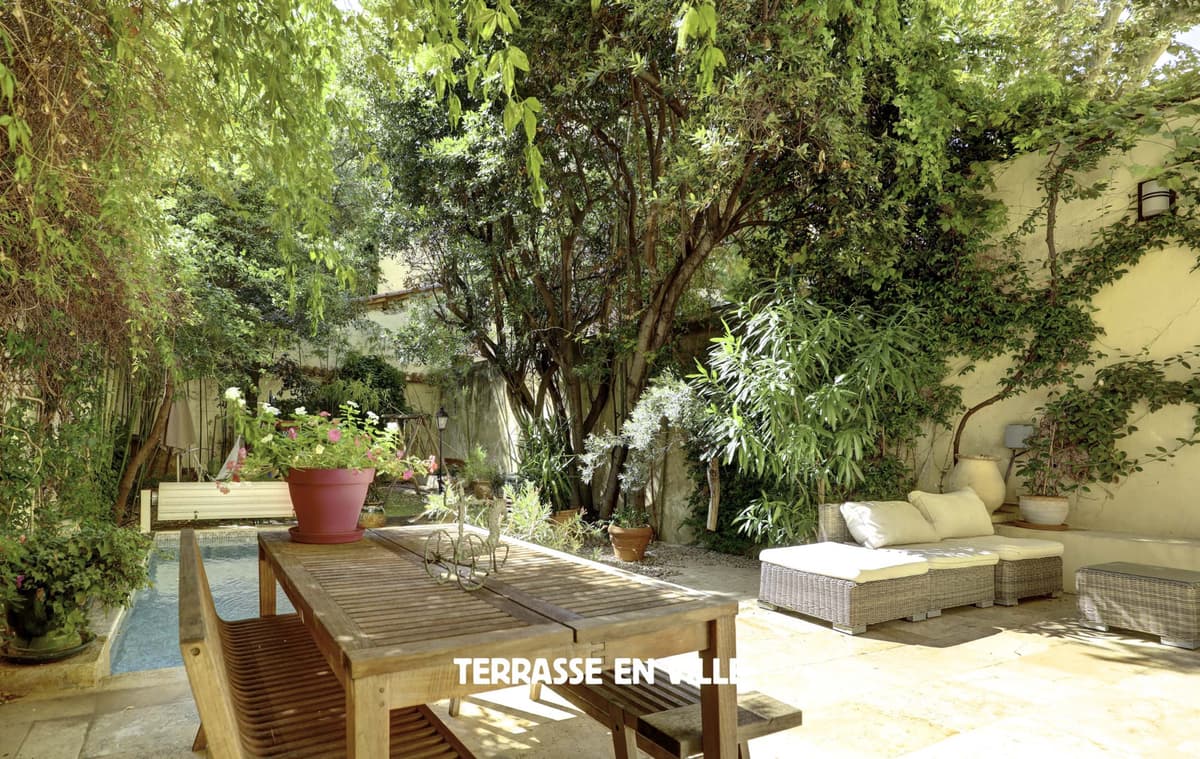 PLACE DELIBES - DUPLEX - 165M2 -JARDIN - PISCINE 1 230 000 € - 1
