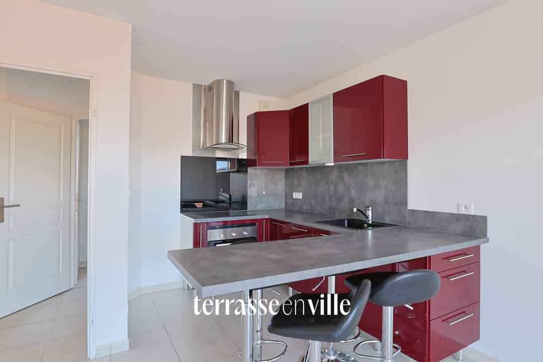 SOUS OFFRE - EXCLUSIVITE - CHARTREUX- T2 - 47M2 - DERNIER ETAGE - TERRASSE- 10M2 - PARKING - 200 000 €