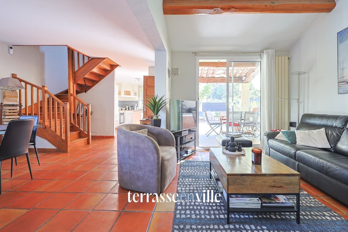 EXCLUSIVITÉ - SAINTE MARGUERITE - MAISON T6 - PISCINE - GARAGE - 695 000 EUROS - 6