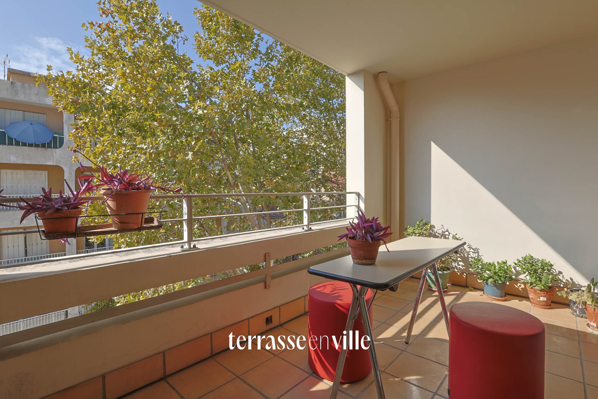 VENDU - LES CHARTREUX 13004 - APPARTEMENT T3 - 71M2 - TERRASSE - GARAGE - 273 000€
