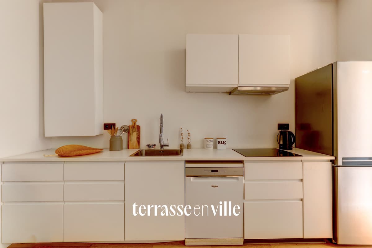 VIEUX PORT - OPERA - T2 - 24M2 - TERRASSE - 9M2 - 165 000€ - 2