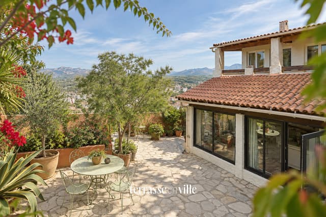 LA PENNE SUR HUVEAUNE - MAISON - T6 - JARDIN - VUE - 495 000€