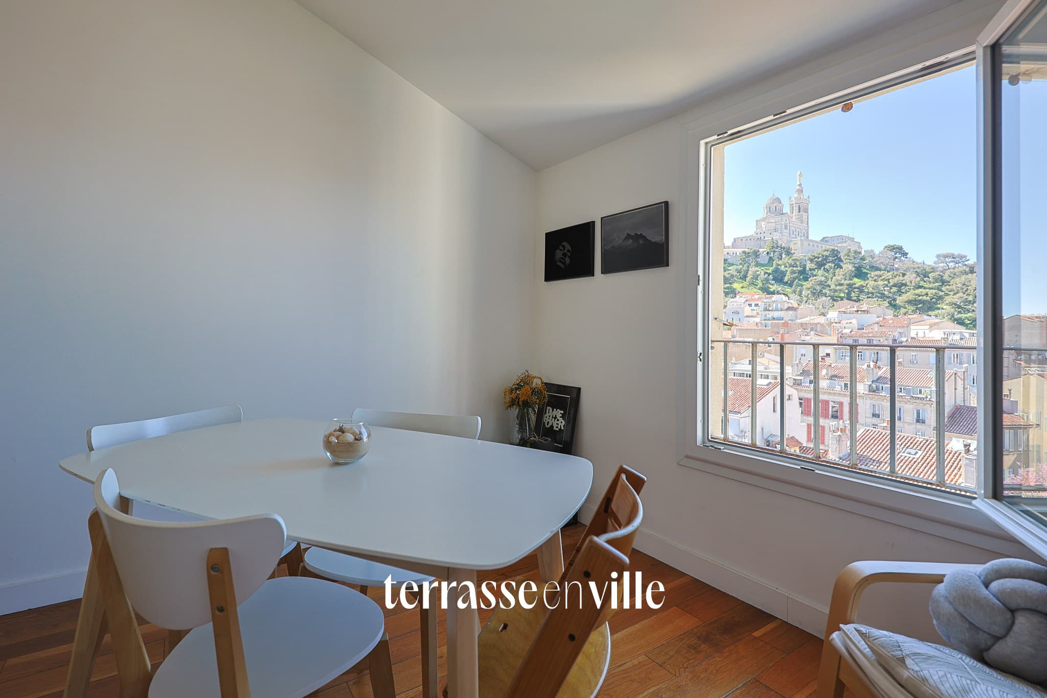 EXCLUSIVITE - VAUBAN - T4 - TERRASSE - VUE NOTRE DAME DE LA GARDE - BOX - 645 000 € - 4