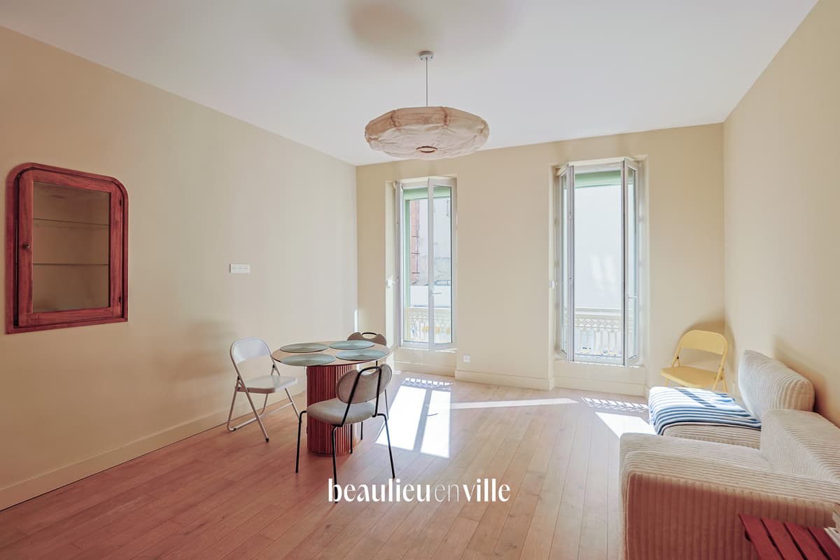 CASTELLANE - T3- 65 M2 - 280 000 € - 5