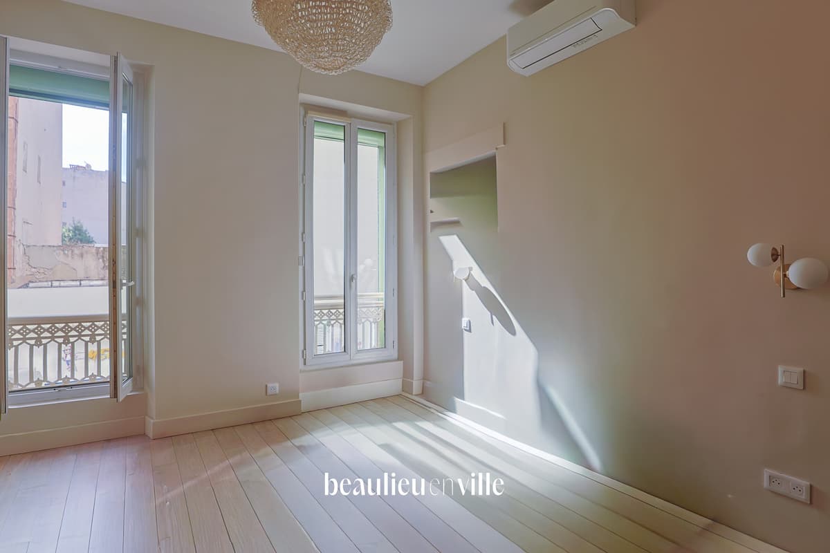 CASTELLANE - T3- 65 M2 - 280 000 € - 7