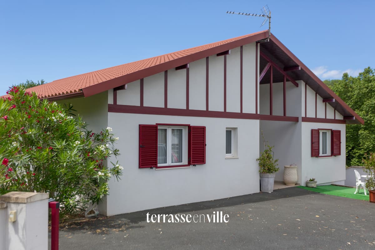 VILLEFRANQUE MAISON CONTEMPORAINE DE PLAIN-PIED SUR PARCELLE DE 1 096 M2 - 630 000€ - 4