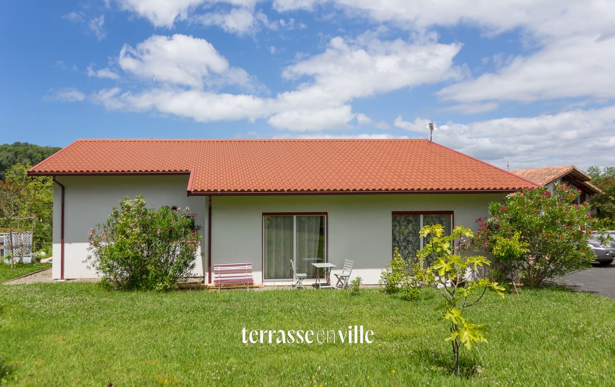 VILLEFRANQUE MAISON CONTEMPORAINE DE PLAIN-PIED SUR PARCELLE DE 1 096 M2 - 630 000€ - 3