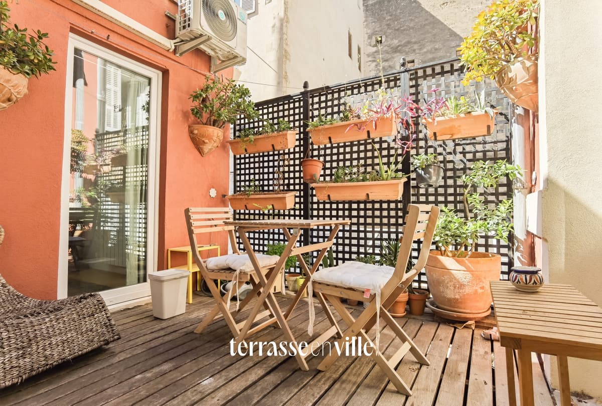 Réformés - T3/4 meublé - Terrasse - 1600€