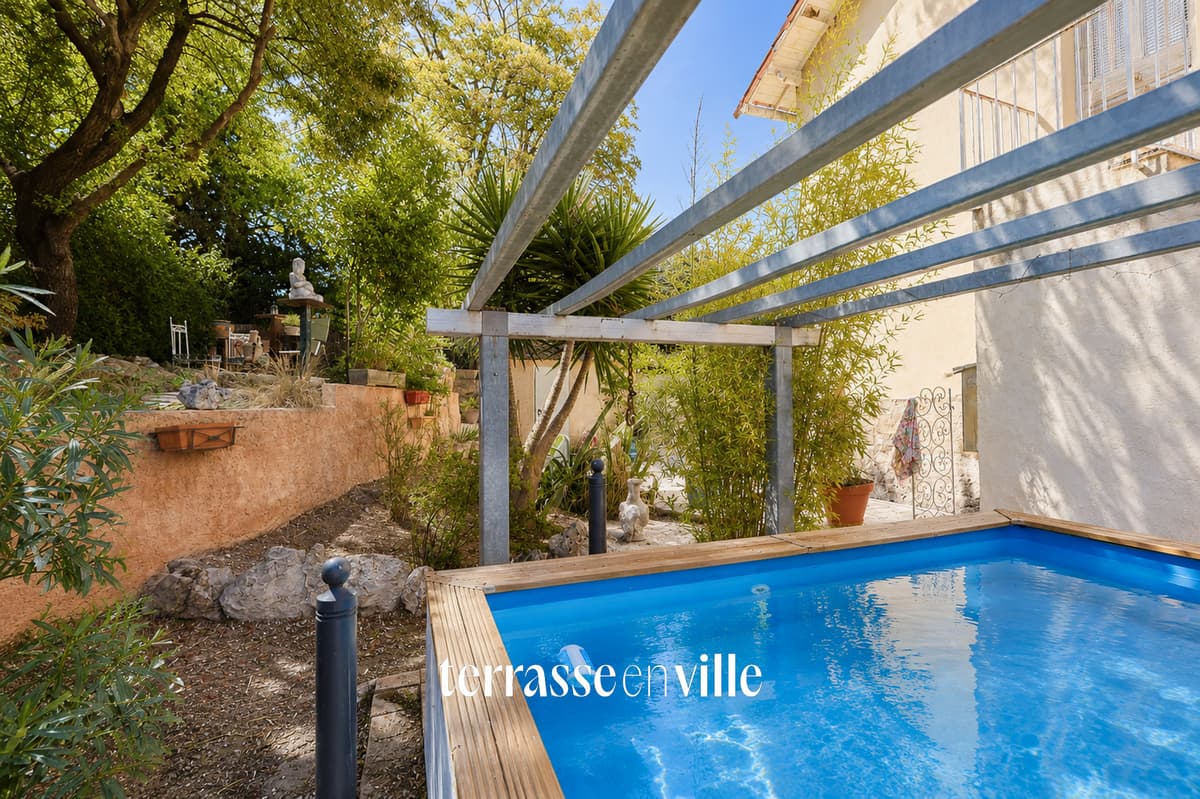 Exclusivité - Montolivet/Bois-Luzy - Bas-de-villa - Jardin - Piscine - 350 000€ - 5