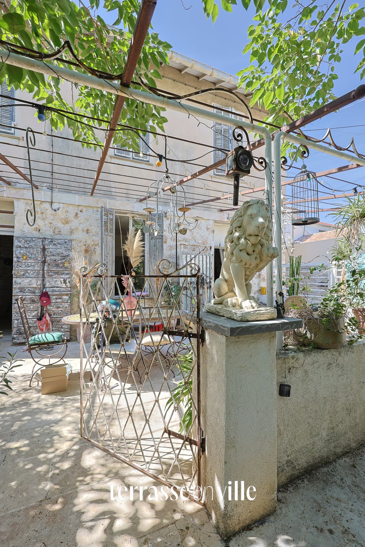 Exclusivité - Montolivet/Bois-Luzy - Bas-de-villa - Jardin - Piscine - 350 000€ - 2