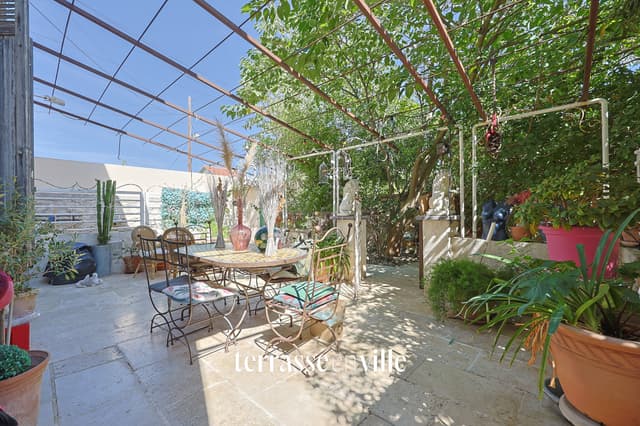 Exclusivité - Montolivet/Bois-Luzy - Bas-de-villa - Jardin - Piscine - 350 000€