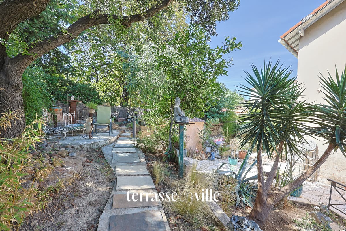 Exclusivité - Montolivet/Bois-Luzy - Bas-de-villa - Jardin - Piscine - 350 000€ - 6