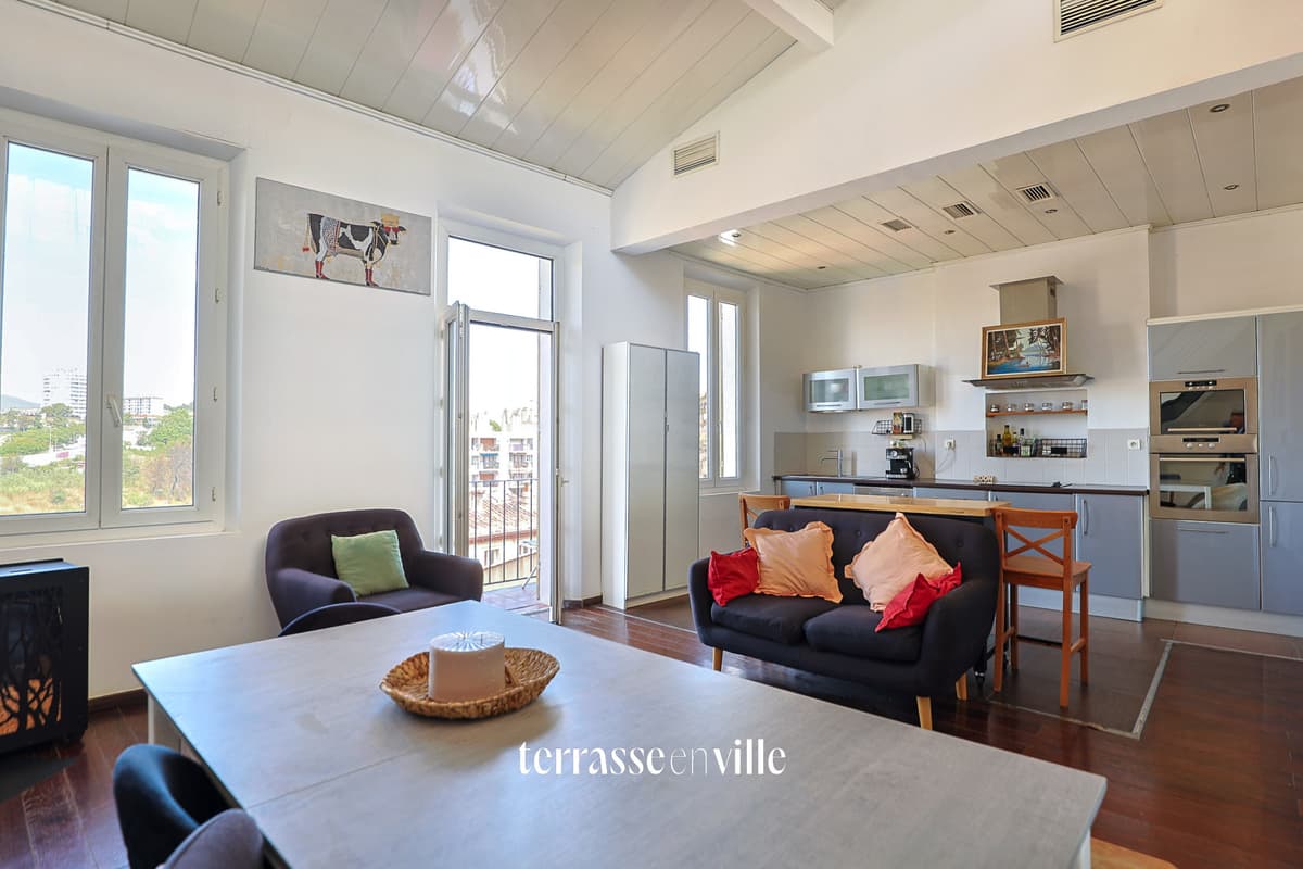 EXCLUSIVITE - BELLE DE MAI / TRAVERSE SERY - T3 - DERNIER ETAGE - TERRASSE - GARAGE - 260 000€ - 5