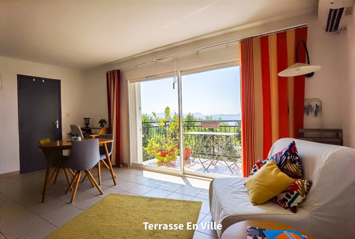13016 - Estaque - T2 meublé avec terrasses- 776 € - 5