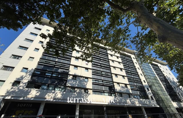 BAILLE /TIMONE - LOT DE 27 PLACES DE PARKING ET GARAGES - 750 000€
