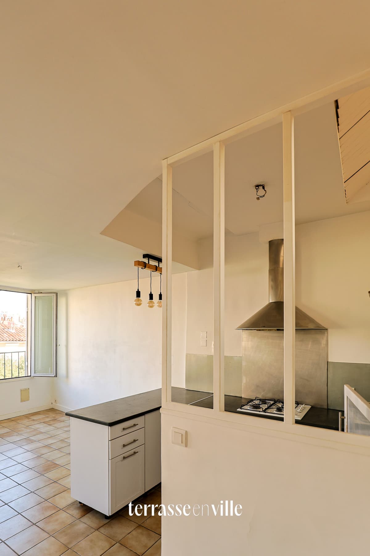 EXCLUSIVITÉ - 5 AVENUES - T2 - DERNIER ÉTAGE - TERRASSE - 260 000 EUROS - 2