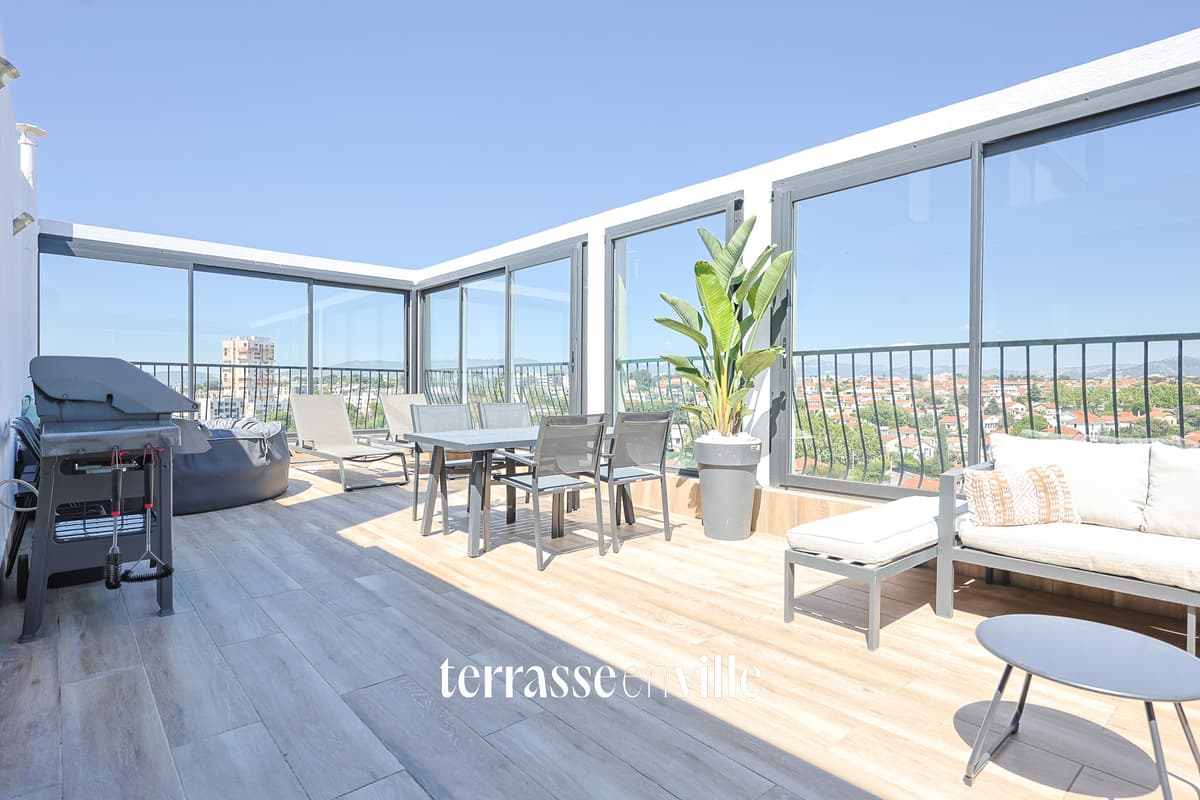ST JEAN DU DESERT- PENTHOUSE T3/4 - TERRASSE - GARAGE - 745 000€