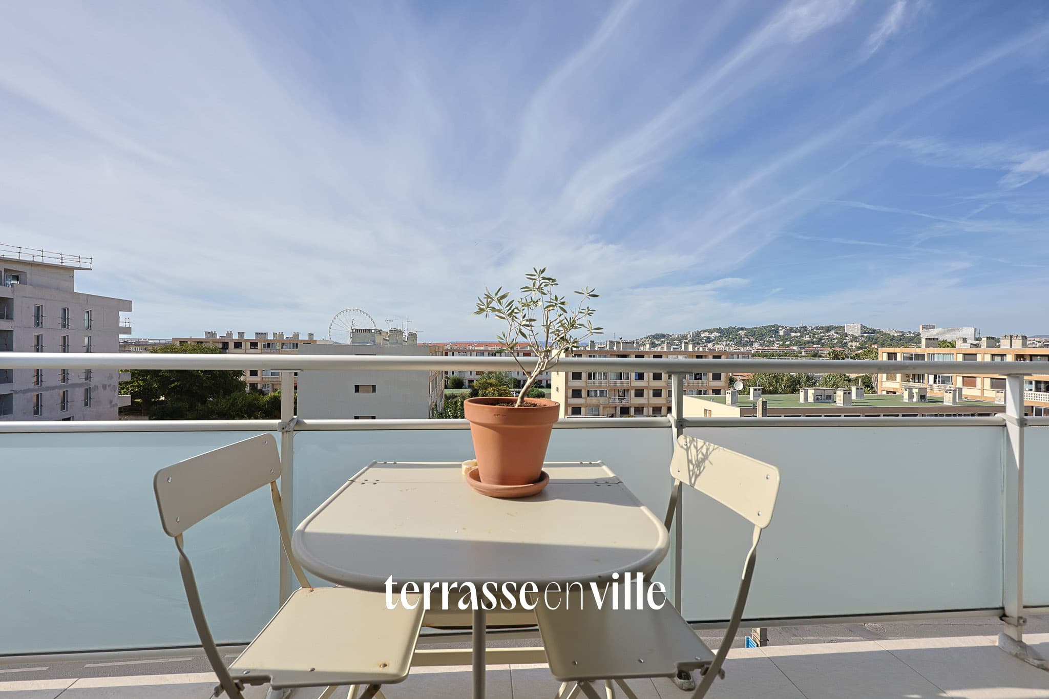 EXCLUSIVITE - VIEILLE CHAPELLE - T3 - 63m2 -DERNIER ETAGE - BALCON - 330 000€ - 1
