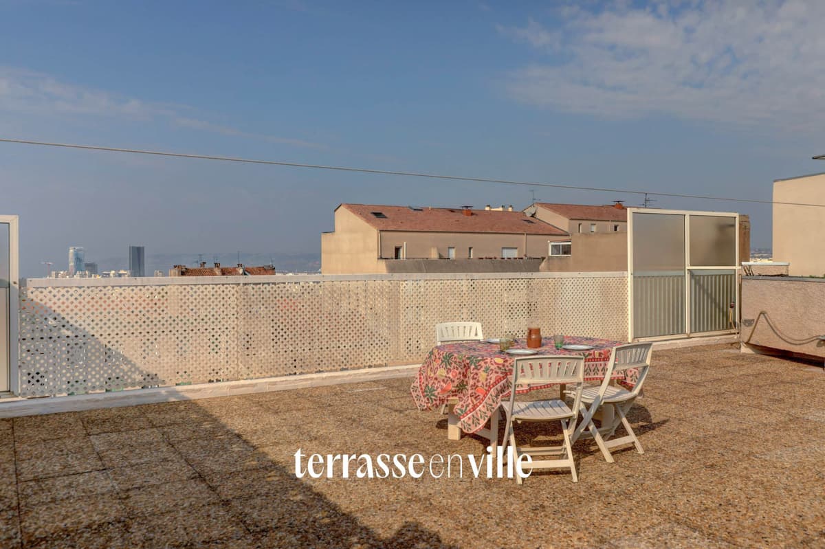 EXCLUSIVITÉ - CHUTES LAVIES - T5 - TERRASSE 70 M2 - DERNIER ETAGE - BOX - VUE MER - 455 000 EUROS - 1