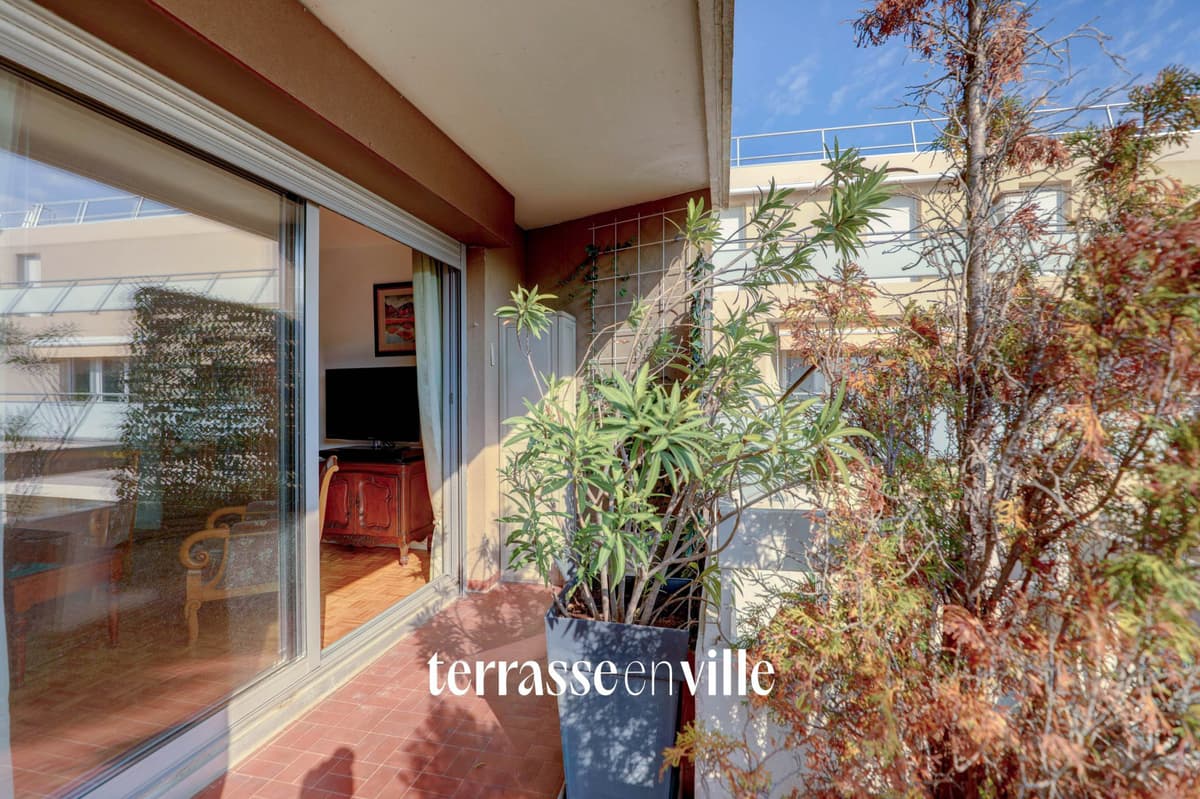 EXCLUSIVITÉ - CHUTES LAVIES - T5 - TERRASSE 70 M2 - DERNIER ETAGE - BOX - VUE MER - 455 000 EUROS - 2