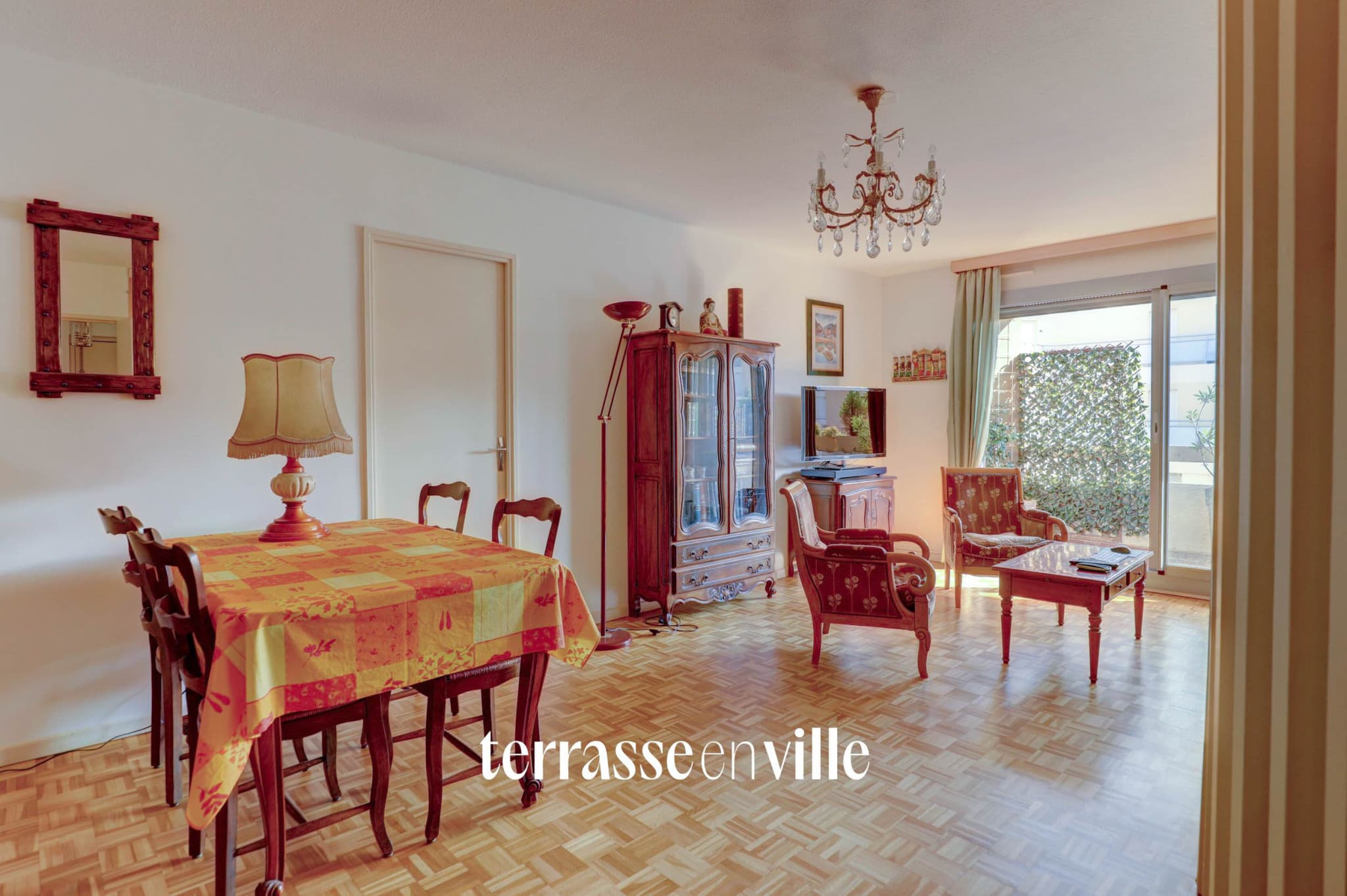 EXCLUSIVITÉ - CHUTES LAVIES - T5 - TERRASSE 70 M2 - DERNIER ETAGE - BOX - VUE MER - 455 000 EUROS - 5