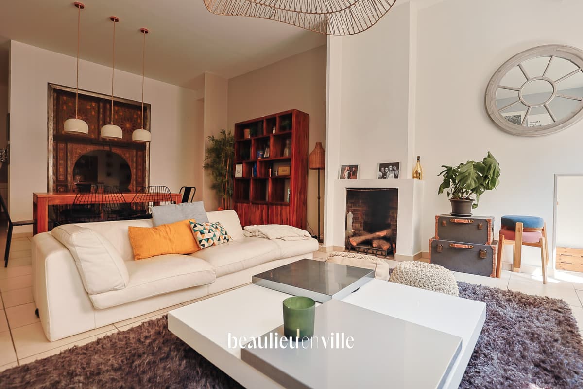 EXCLUSIVITÉ - VIEUX PORT / OPERA - T3 - 104 m2 - 390 000 EUROS - 7