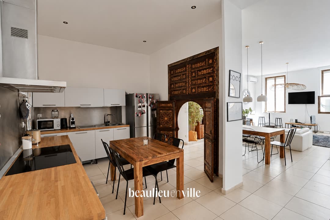 EXCLUSIVITÉ - VIEUX PORT / OPERA - T3 - 104 m2 - 350 000 EUROS