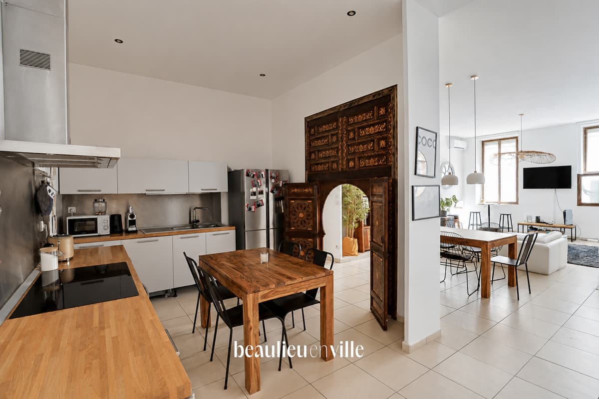 EXCLUSIVITÉ - VIEUX PORT / OPERA - T3 - 104 m2 - 390 000 EUROS - 2