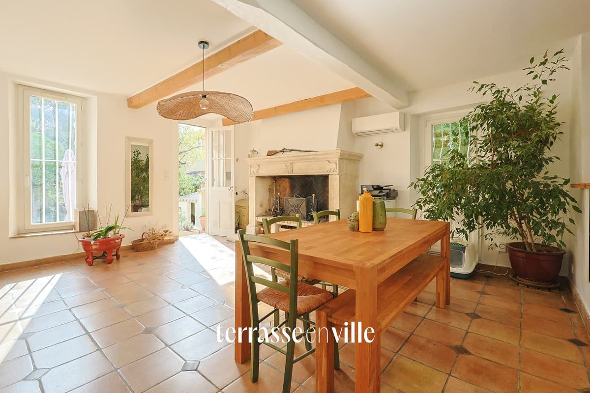 VIEILLE CHAPELLE REZ-DE-JARDIN T3 - TERRASSE & JARDIN BOX - 550 000 € - 6