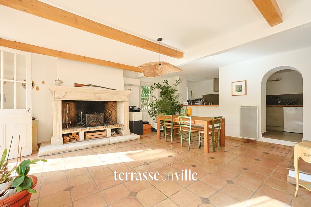 VIEILLE CHAPELLE REZ-DE-JARDIN T3 - TERRASSE & JARDIN BOX - 550 000 €