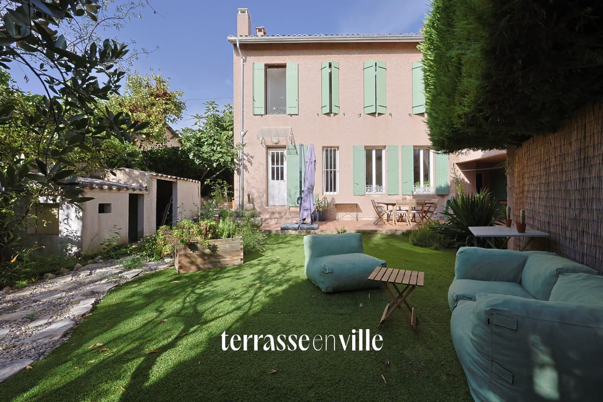 VIEILLE CHAPELLE REZ-DE-JARDIN T3 - TERRASSE & JARDIN BOX - 550 000 € - 2
